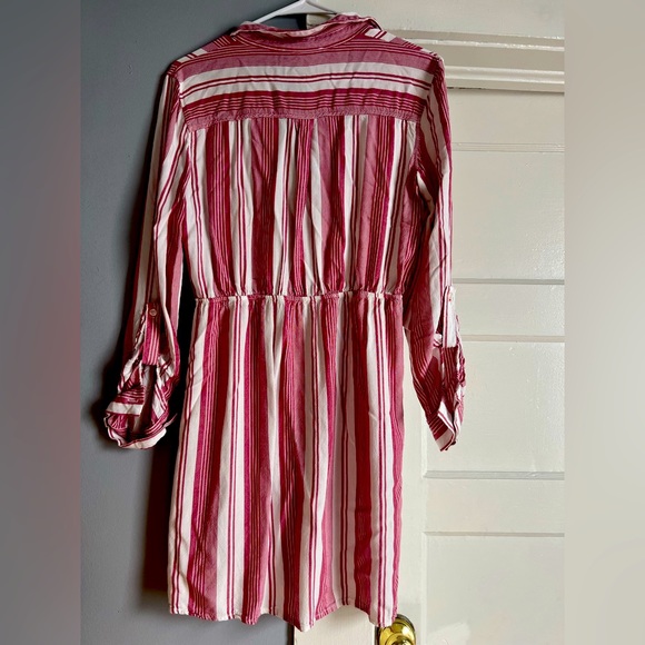 Pink rose button down midi dress size medium - Picture 2 of 3